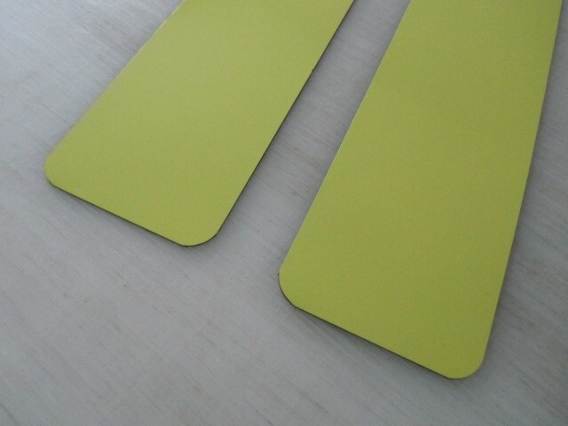 Blank Pair of YELLOW Vehicle Magnetics 3&Prime;x24&Prime; Sign for Car Truck Van SUV