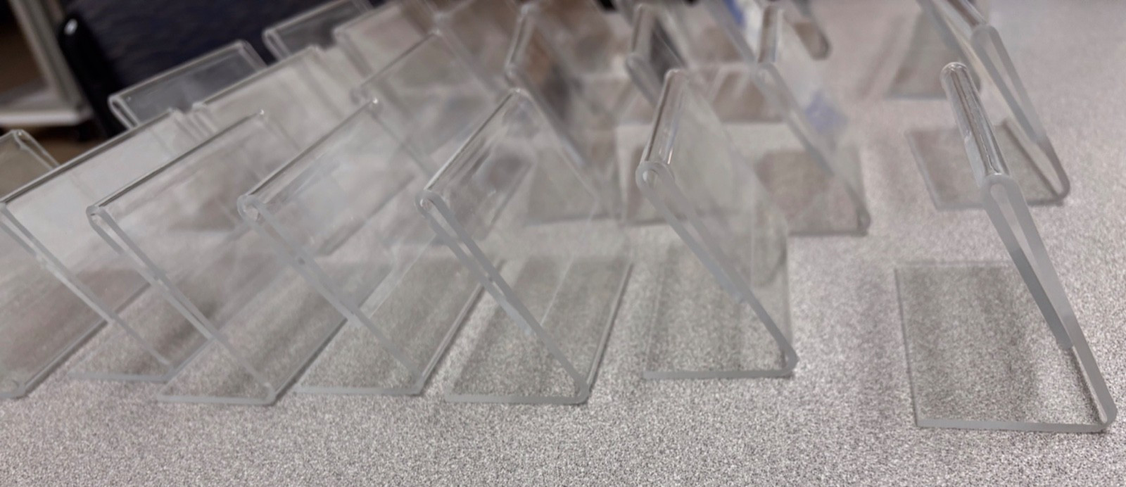 28 PCS Mini Sign Display Holder 3.5&Prime; x 2.75&Prime; L Shape Clear Acrylic