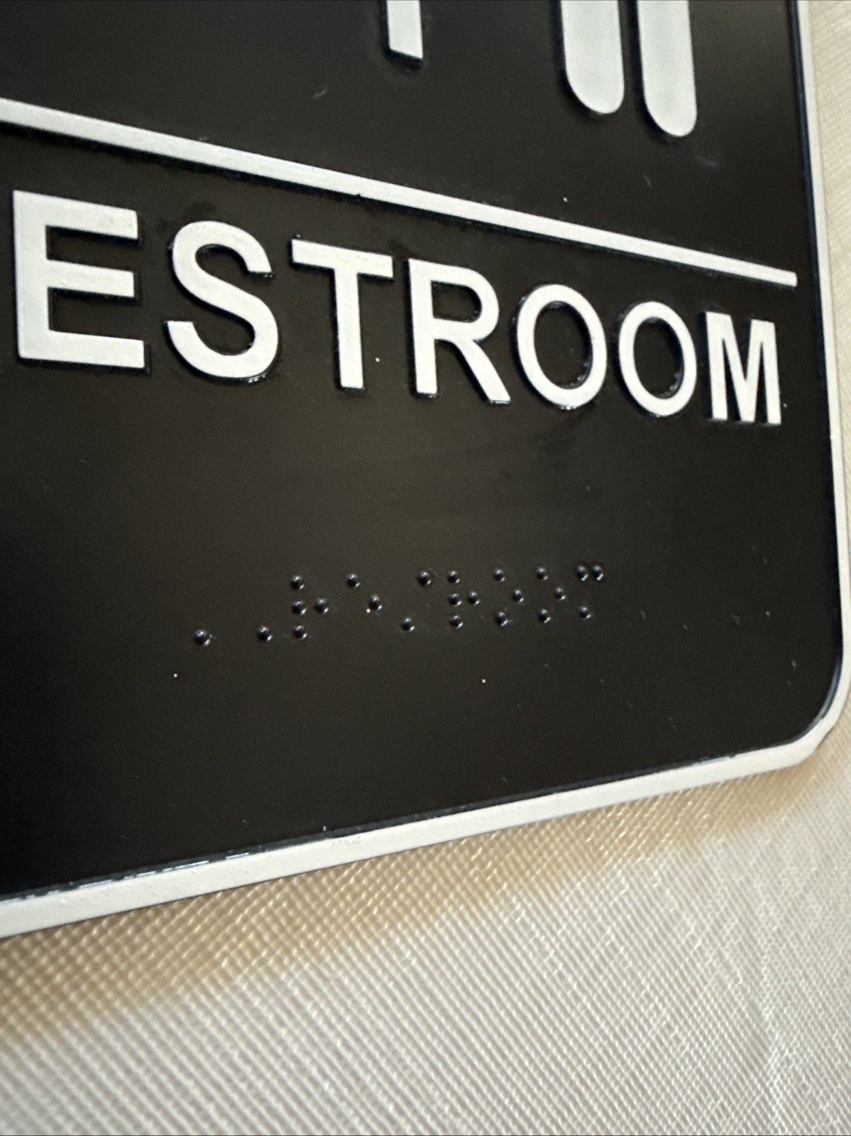 NEW 6 X 9 INCH RESTROOM SIGN WITH BRAILLE HILLMAN 844149