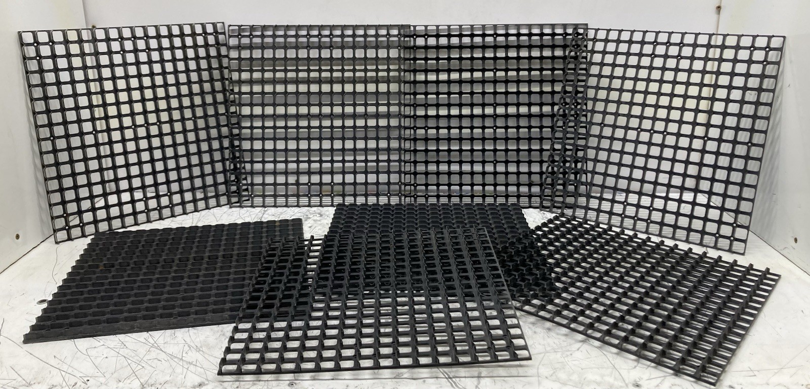 MEGA LED INC OP32-24RG OUTDOOR LED MESSAGE DISPLAY BOARD DIVIDER PLASTICS USED