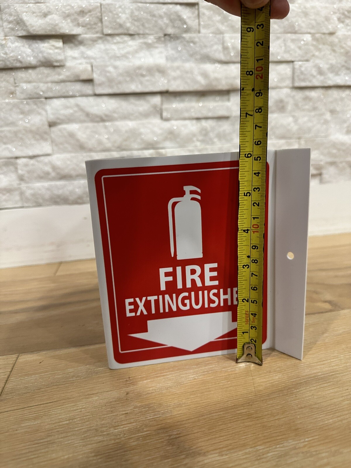 Accuform PSP618 Plastic Projection Sign 3D « Fire Extinguisher » 6&Prime; x 8-1/2&Prime;