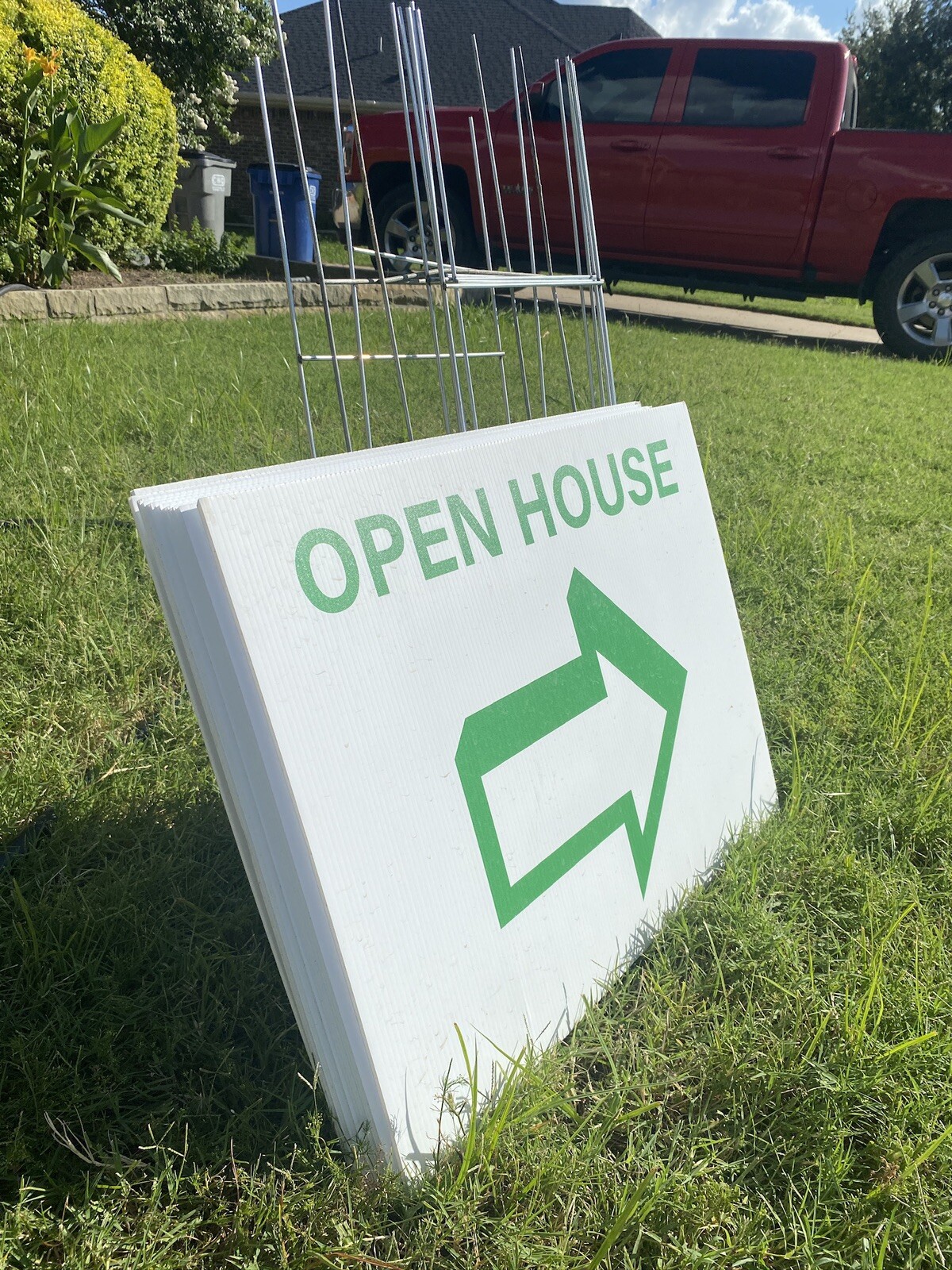 OPEN HOUSE KIT WITH BANNER, YARD SIGNS AND WRITING CARDS!