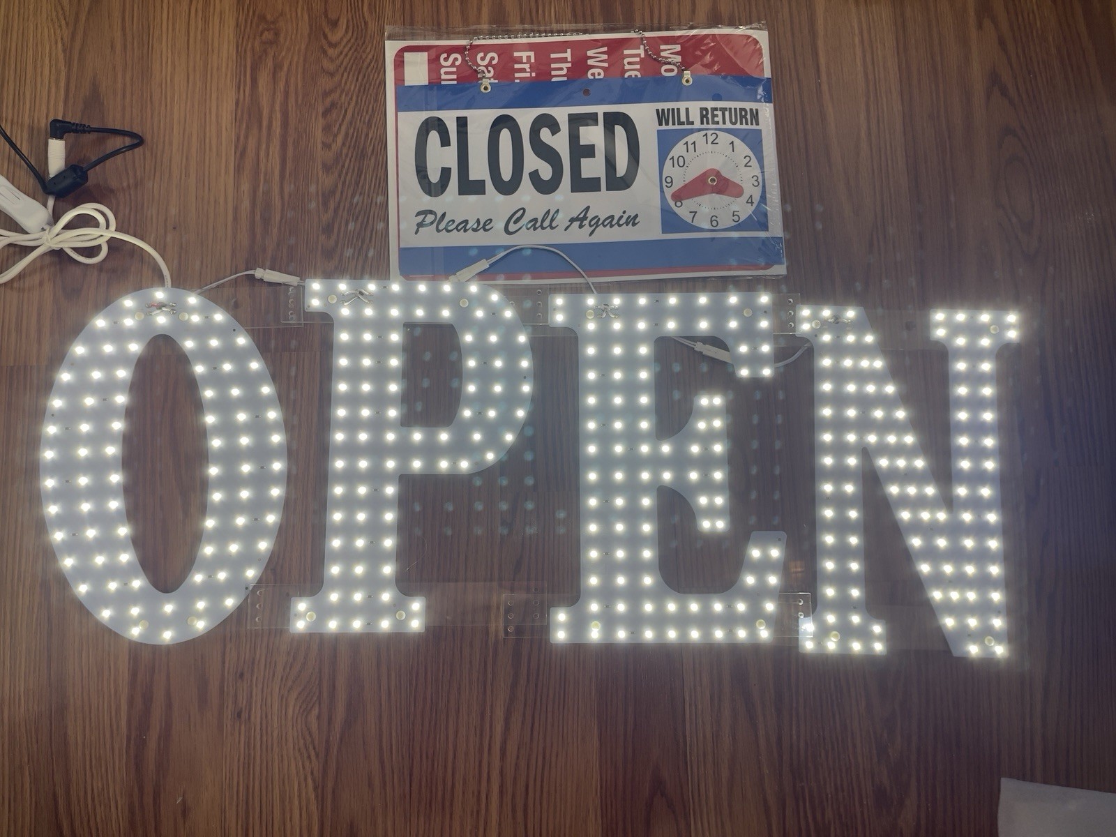 LemonNova LED « OPEN » Hanging Illuminated Sign, White Acrylic, Includes Hardware