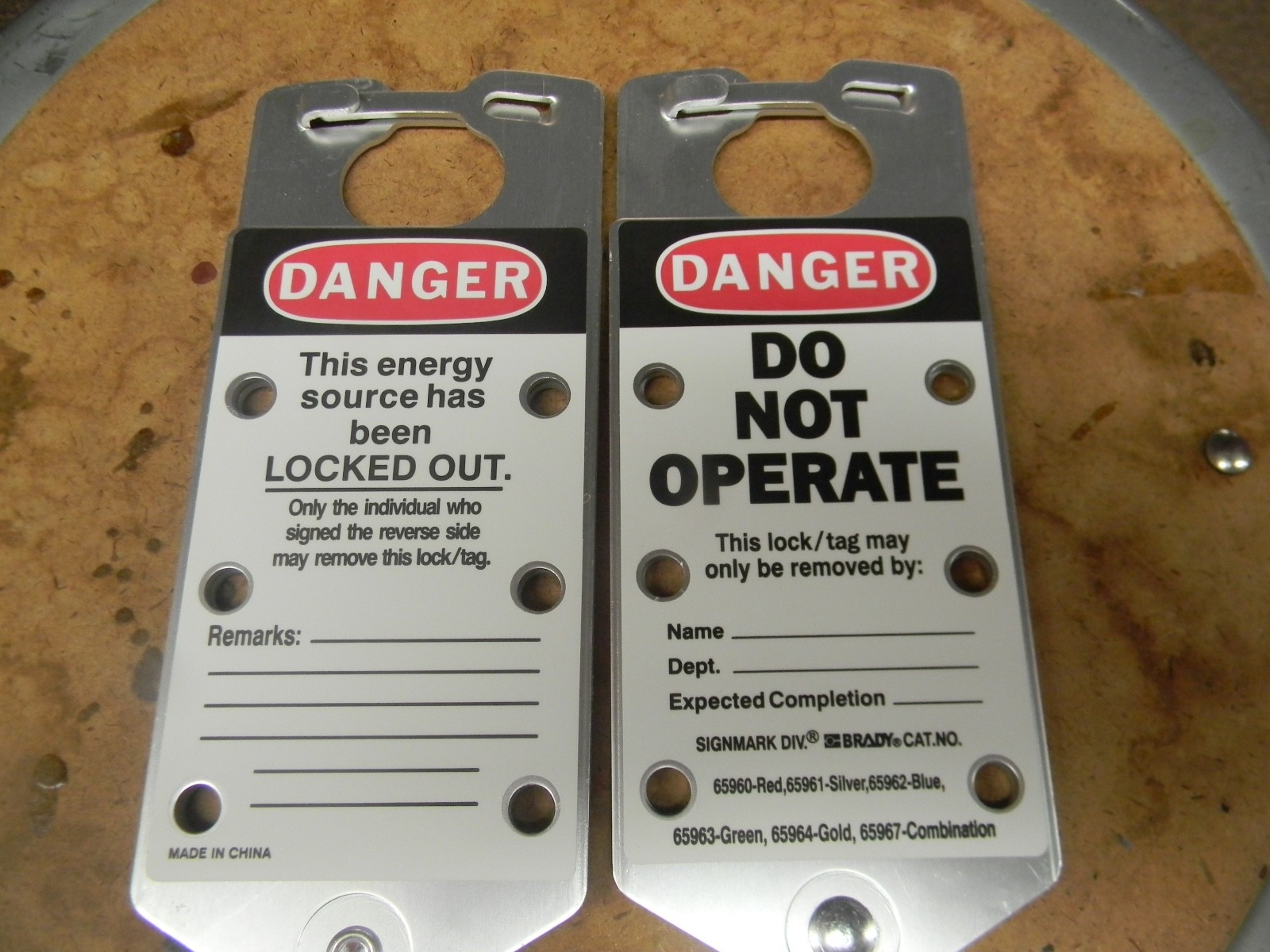 Brady 65961 Aluminum Label Hasp Danger This Energy Source Has Been Locked Out