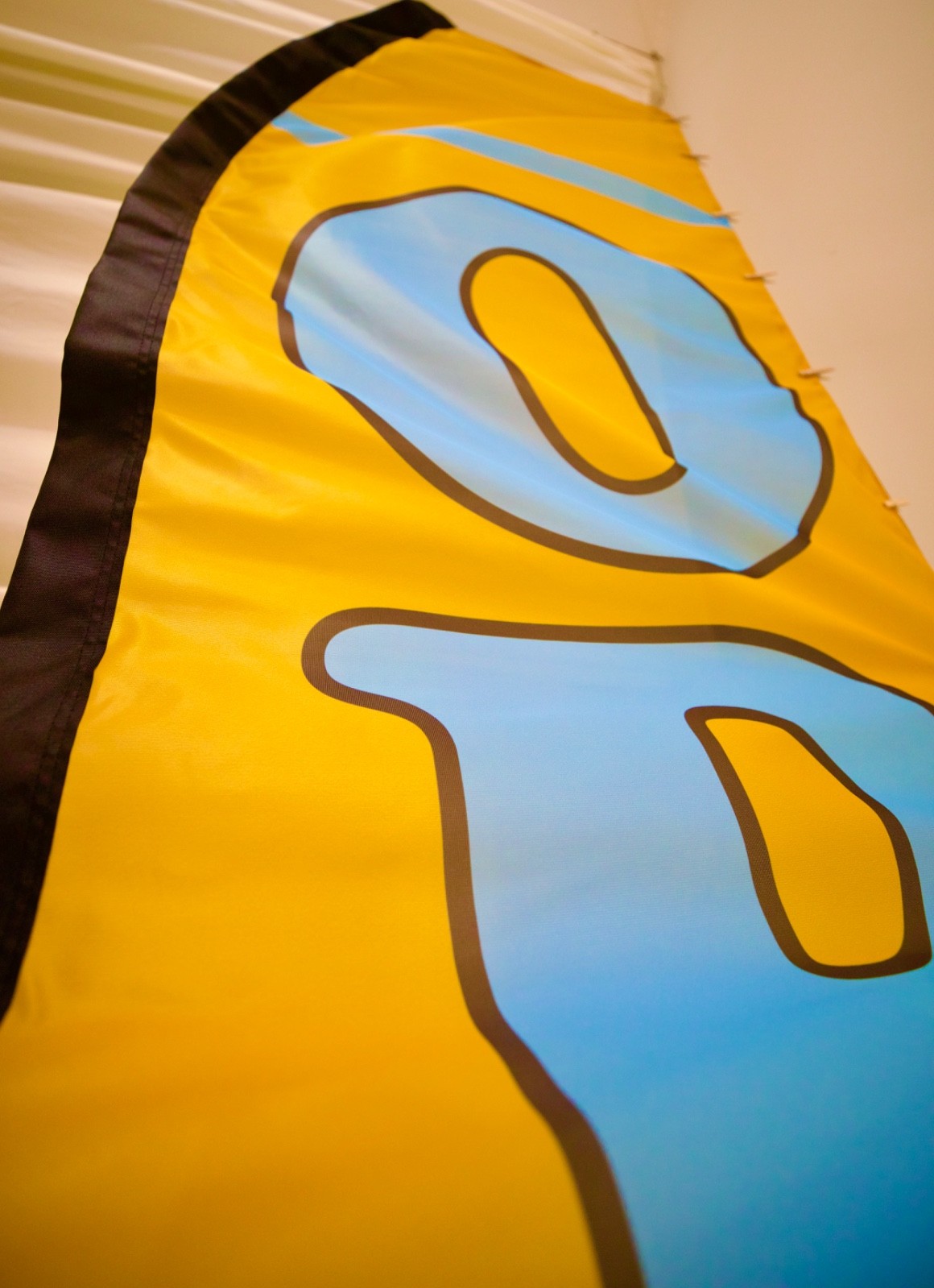 Extra Large Promotional Banner, Convex Bow Flag, Bow outward along the Tap Edge