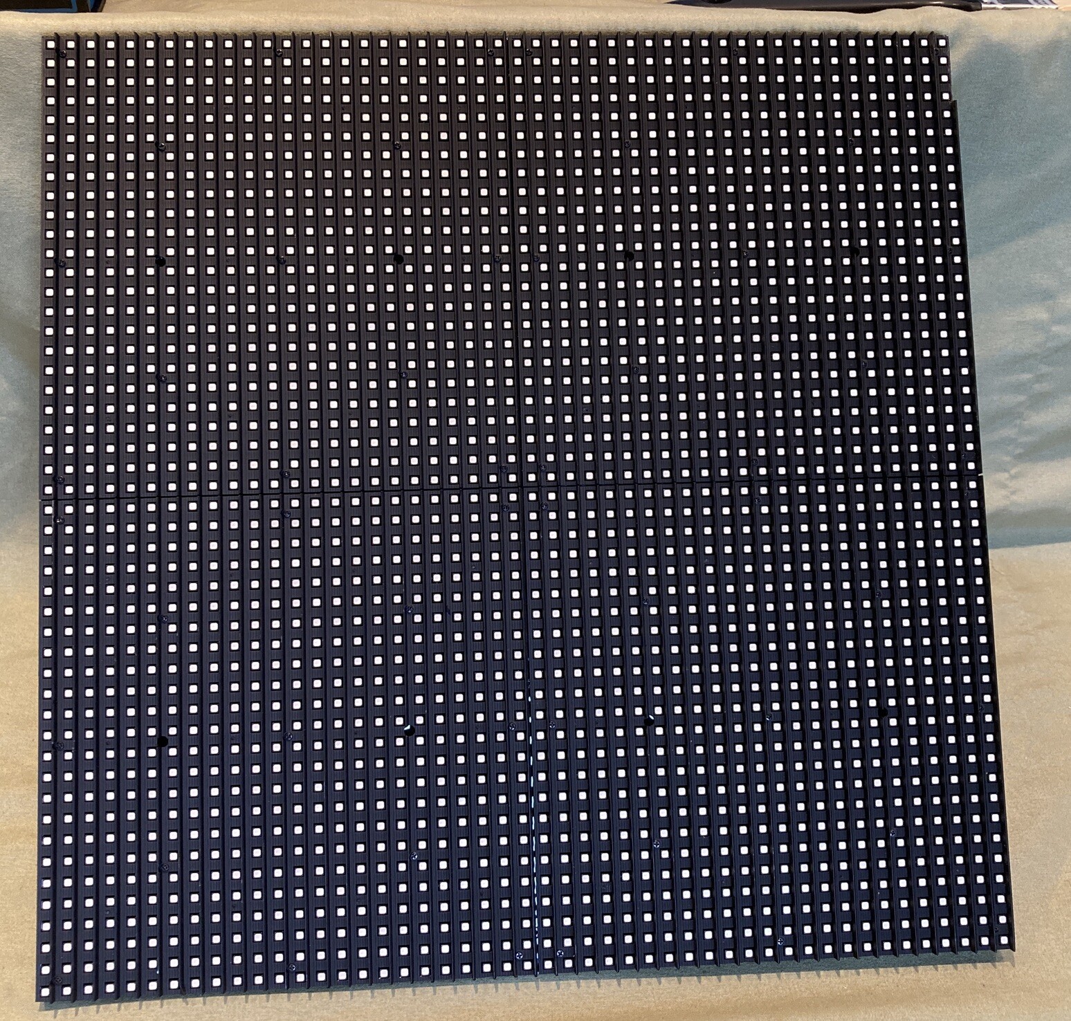 VisionIQ P667 Outdoor LED Display (VIQ3 305B) By Mediaresources