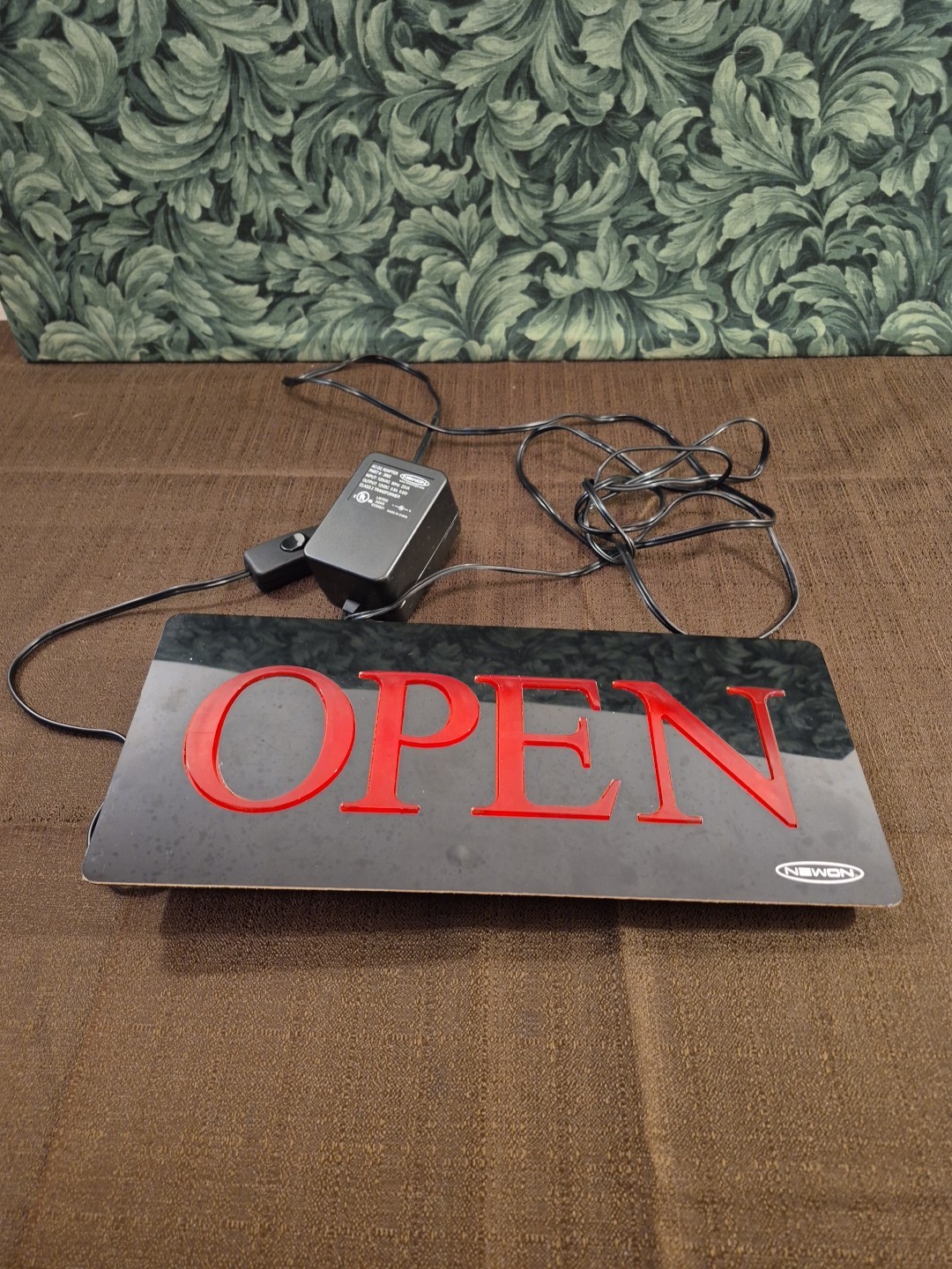13-1/4&Prime; x 5&Prime; x 1&Prime; Newon Open Sign Business
