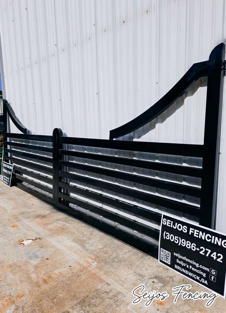 FARM GATES Driveway Entrance Gates available in 14&prime;, 16&prime; 20&prime; and 26&prime; Bi-Swing.