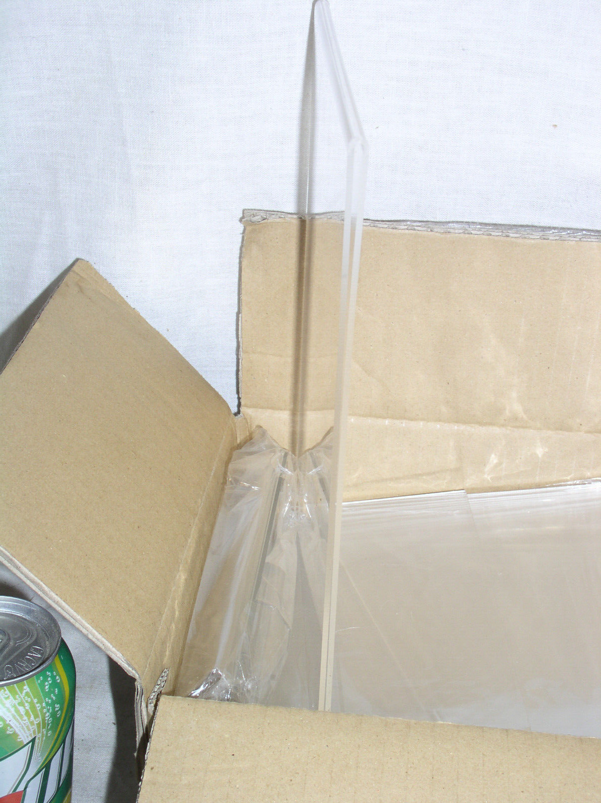 12 CLEAR PLASTIC ACRYLIC 8 BY 10 INCH DESK TABLE ANGLED PHOTO PICTURE FRAME CASE