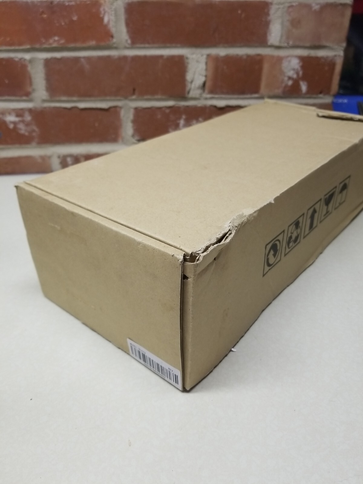 7 Inch LCD Off-The-Plug Advertising Player – Model # SL-073