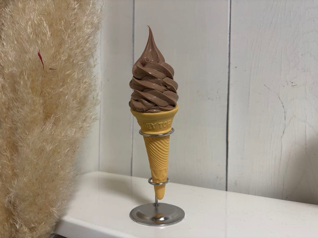Soft serve ice cream food samples: Vanilla, Mixed, Chocolate ⚠️ Stand not in