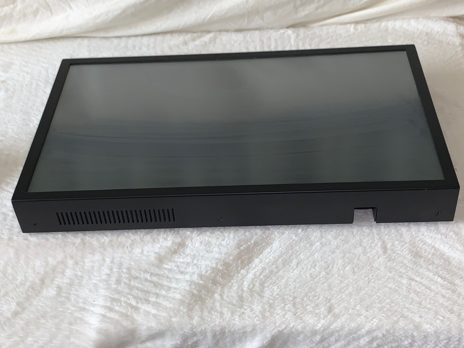 20in Touch LCD Advertising Player Model#: DS-201HDT W/ Pwr & Remote