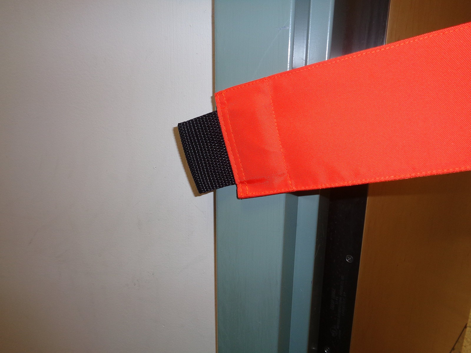 CLOSED FOR MAINTENANCE – Safety Signs with Magnetic Ends
