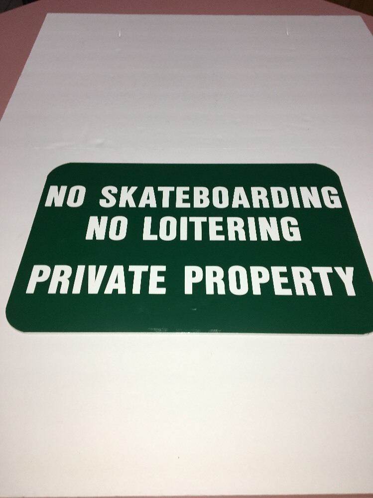 Metal Sign:18&Prime;x12&Prime;No Skateboarding No Loitering Private Property-Dk Green Backgr