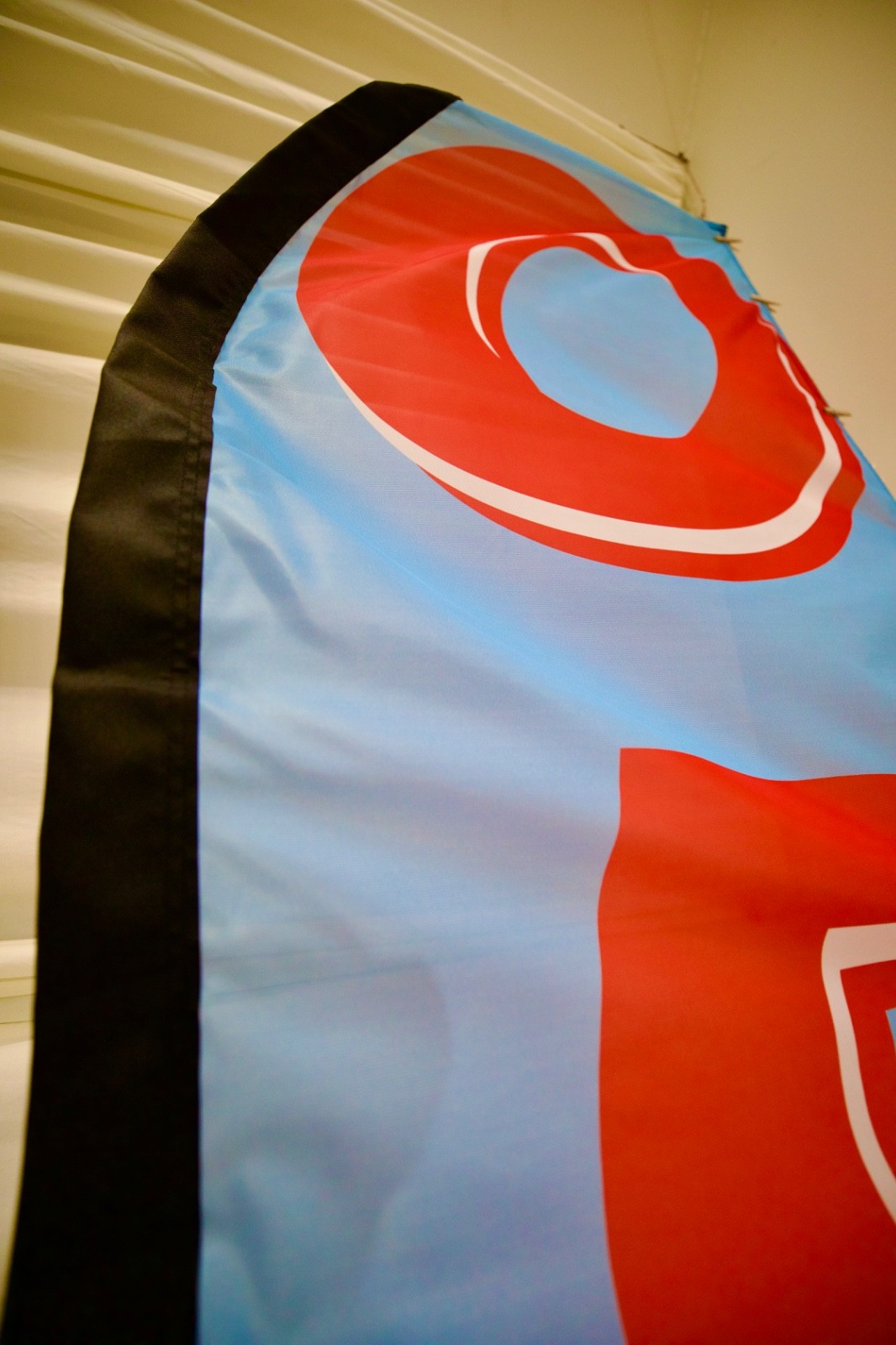 Extra Large Promotional Banner, Convex Bow Flag, Bow outward along the Tap Edge