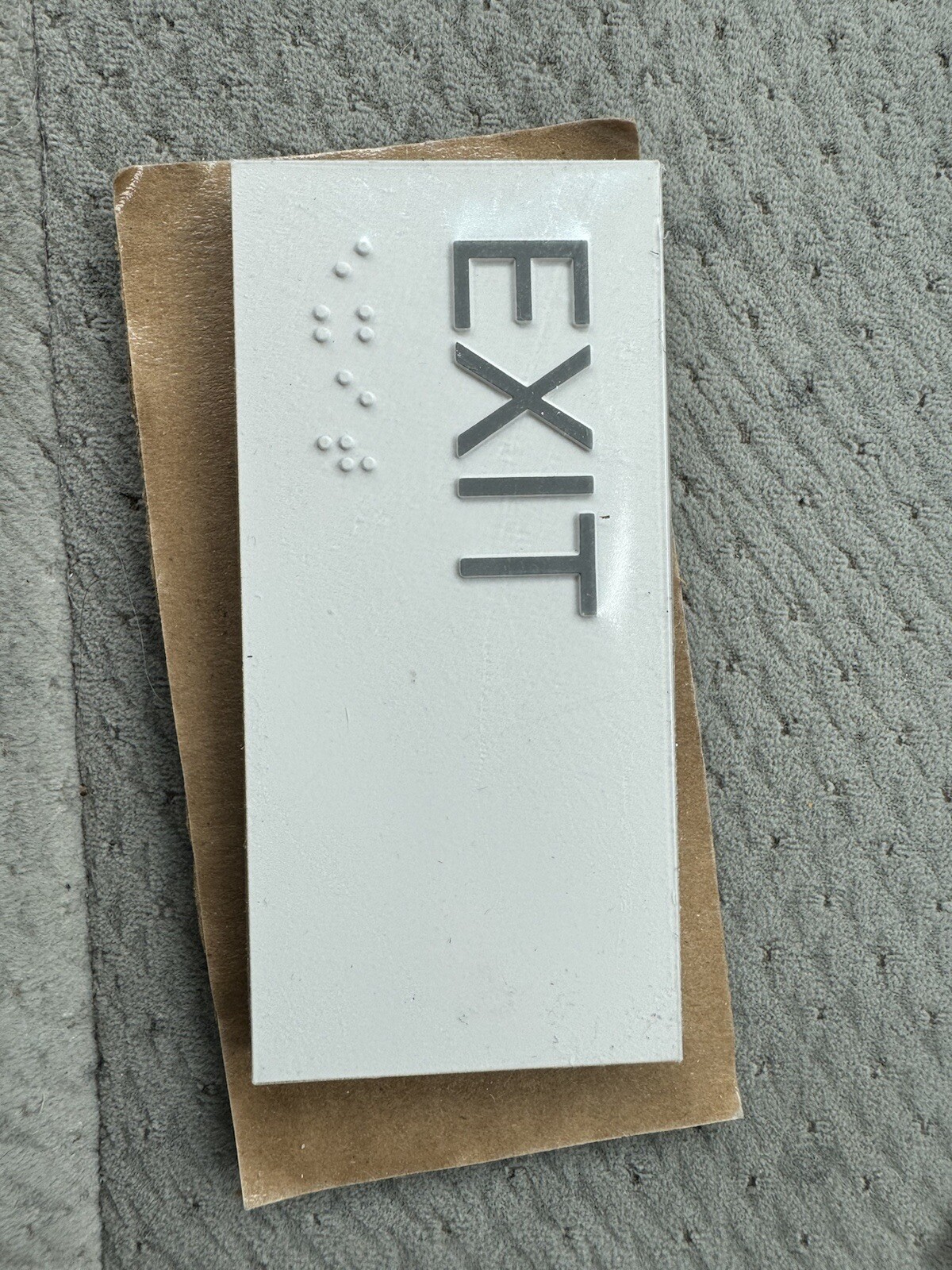 « EXIT » ADA / braille sign 2&Prime; x 4&Prime; acrylic w/white tactile