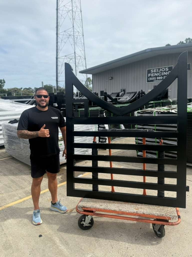 FARM GATES Driveway Entrance Gates available in 14&prime;, 16&prime; 20&prime; and 26&prime; Bi-Swing.