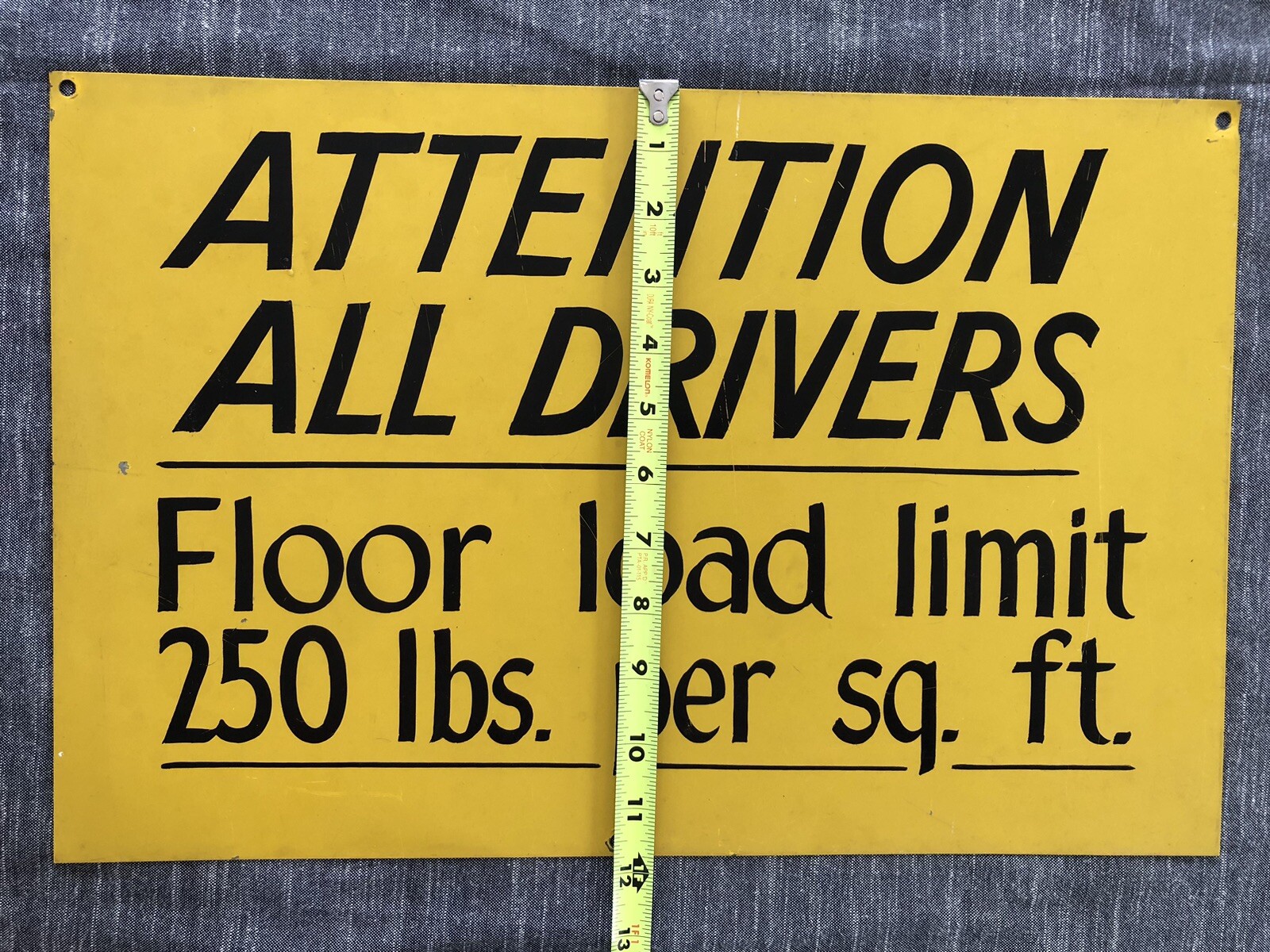 « Attention All Drivers » 18”x12” Metal Sign