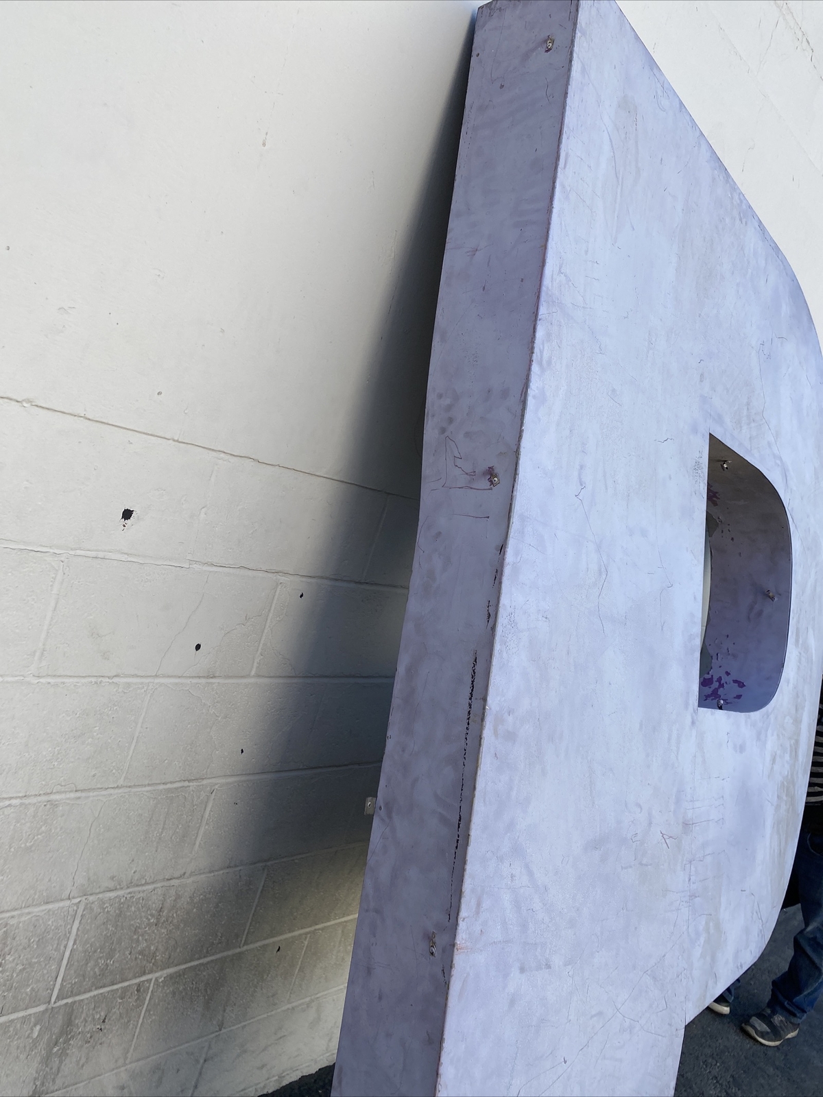 Neon sign frame￼ Store front ￼letter P 96×73
