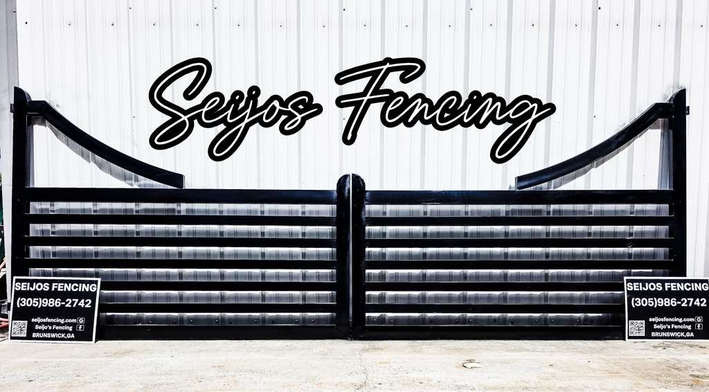 FARM GATES Driveway Entrance Gates available in 14&prime;, 16&prime; 20&prime; and 26&prime; Bi-Swing.