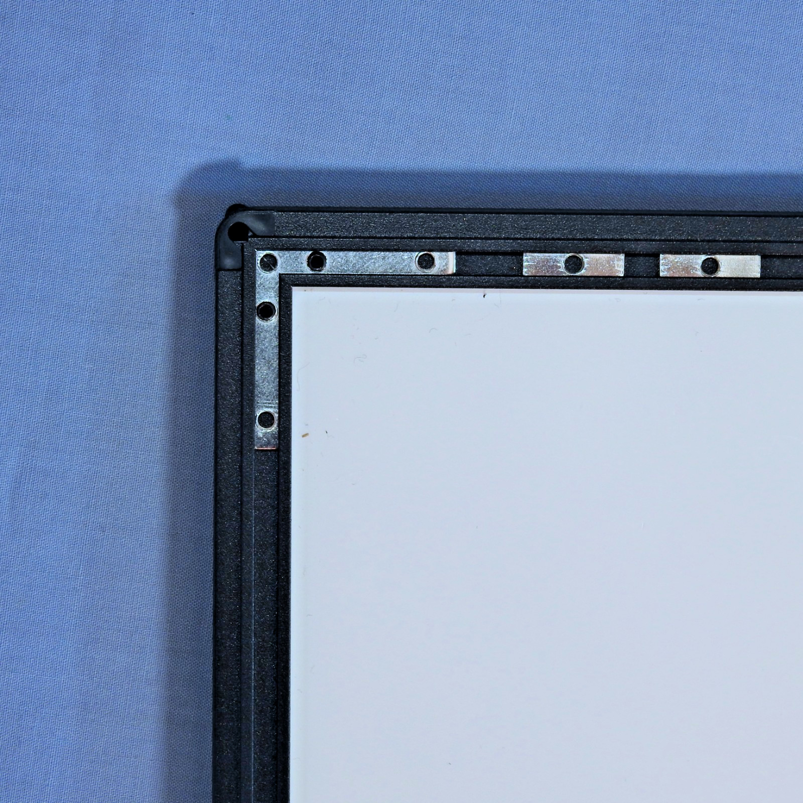 LED Poster Frame 16&Prime; x 24&Prime; with RF Remote – Fits 15x 23 Posters – FAST SHIPPING