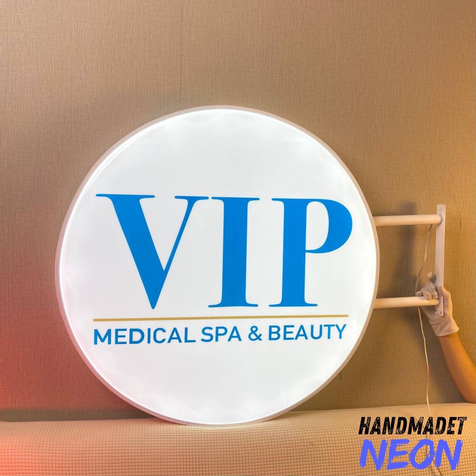 LED Light Box Sign – Double-Sided Round Acrylic Metal Storefront Sign Outdoor