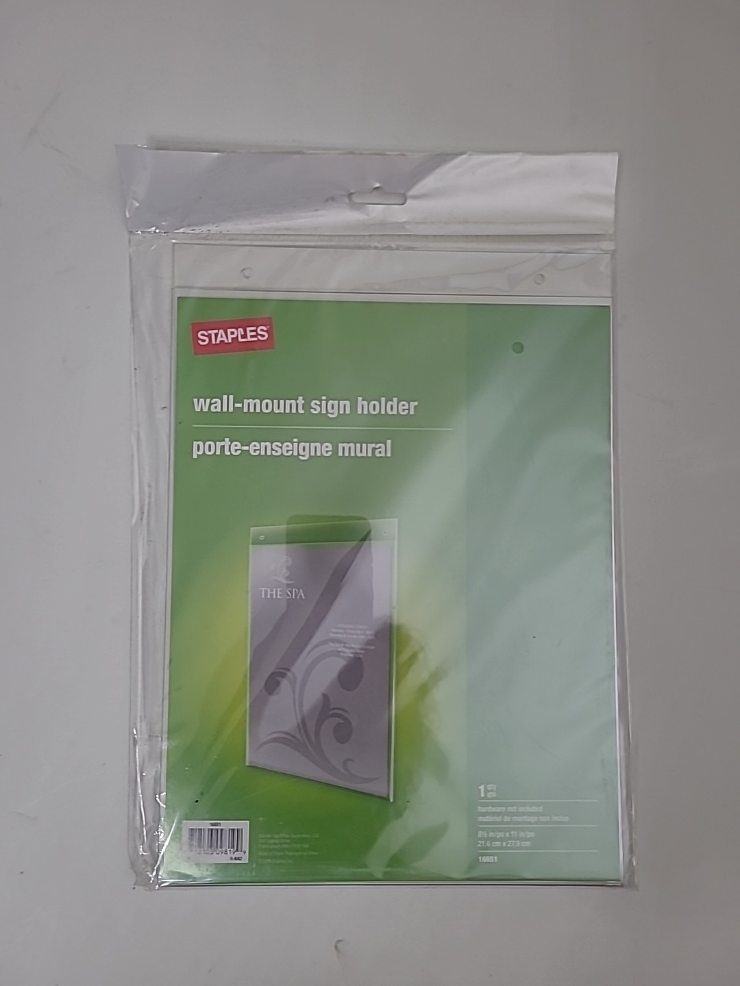 Staples Wall Mount Sign Holder Clear Plastic 8.5&Prime; x 11&Prime;