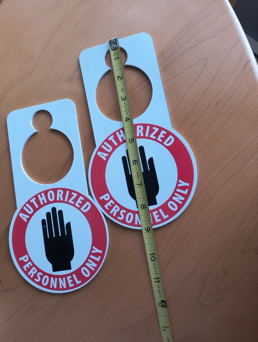 2 « AUTHORIZED PERSONNEL ONLY » Door Knob Sign – White – Red – Black Small