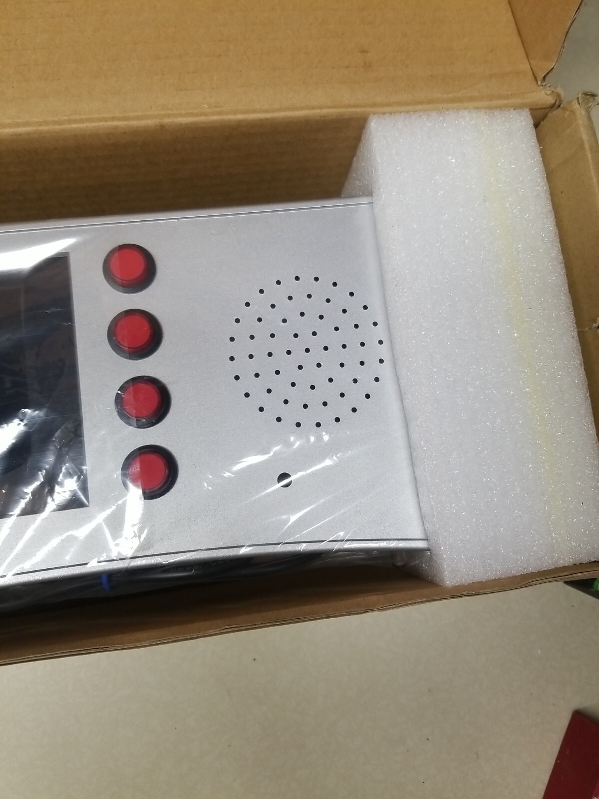 7 Inch LCD Off-The-Plug Advertising Player – Model # SL-073