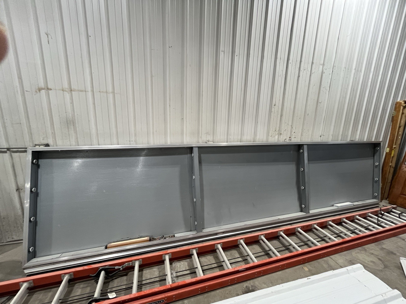 4 x 18 foot aluminum sign enclosure