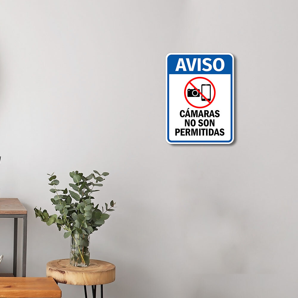 Portrait Round Plus Aviso Cámaras No Son Permitidas Wall or Door Sign