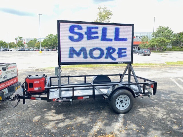 Full Color Programmable LED Sign Board on Trailer – 4&prime; x 8&prime; – USA