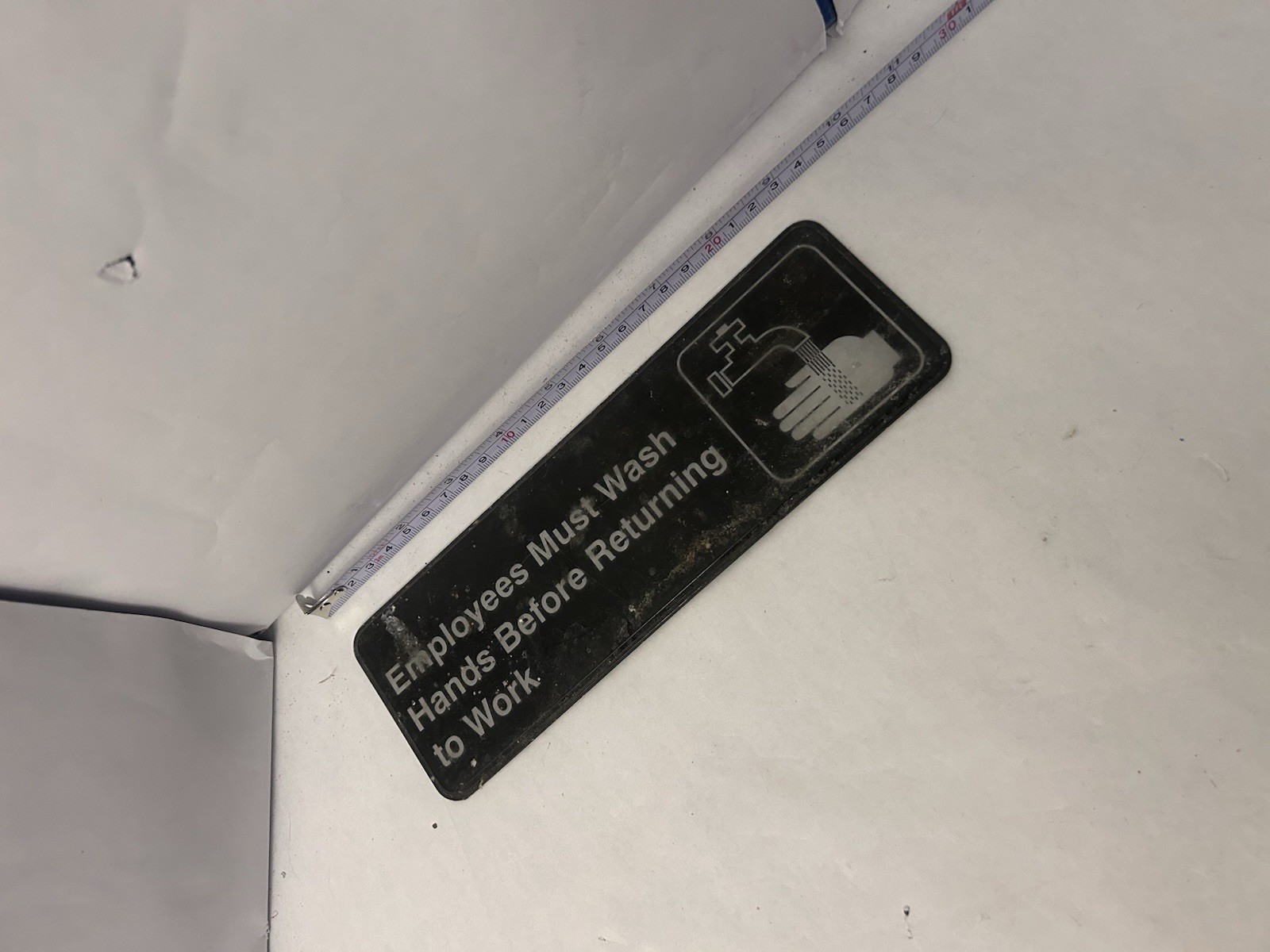 VTG Dirty Black/White Employees Must Wash Hands….Sign
