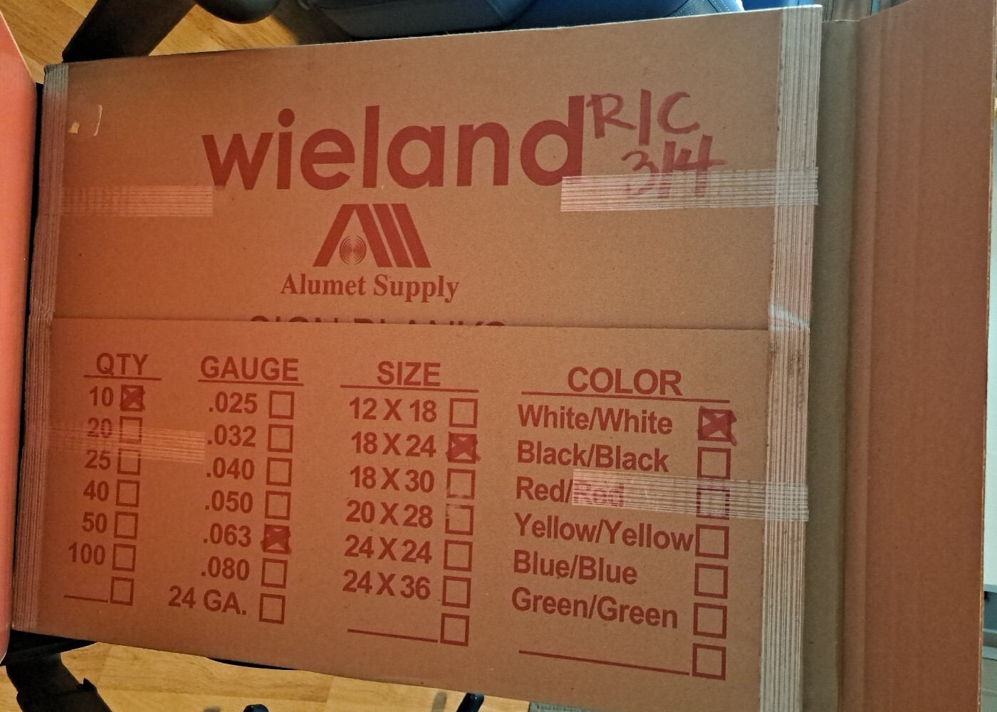 Wieland White Aluminum Sign Blanks,18&Prime;×24&Prime;×.063, .75 Radius Corners, 10 pack