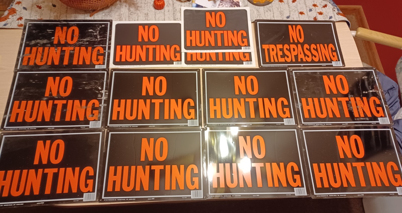 Lot of 13 HY-KO Products  »NO HUNTING/TRESPASSING Metal(10) & Plastic Signs(3)