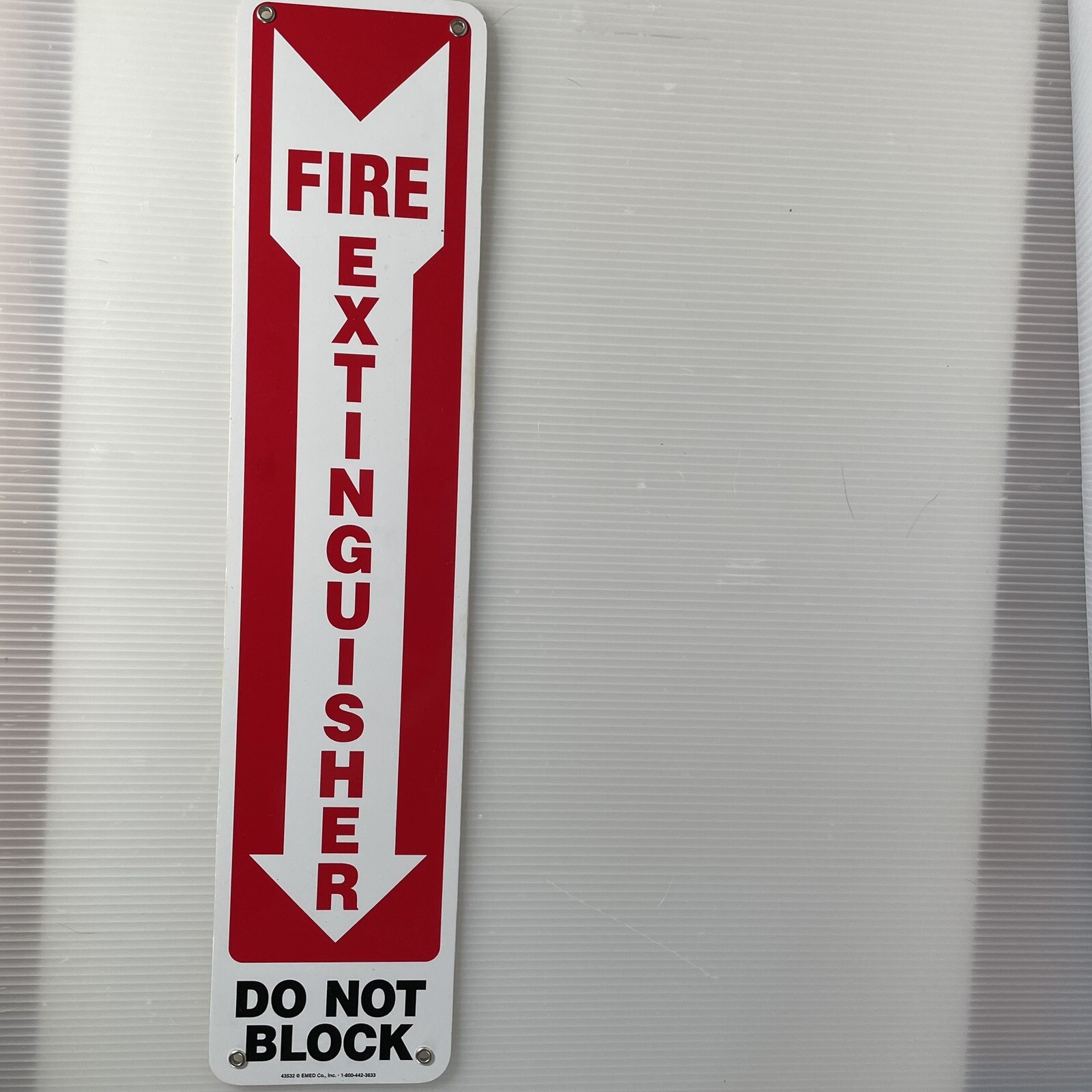 Plastic Fire Extinguisher Arrow Do No Block Sign 4”x 18” 4 Signs