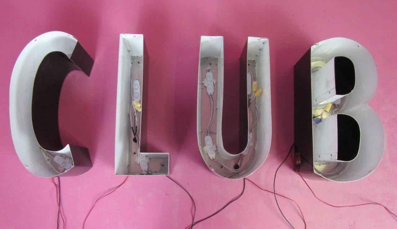 « CLUB » 12 x 31&Prime; Front Lit Channel Letter Sign 12V White LED Mesh Acrylic Front