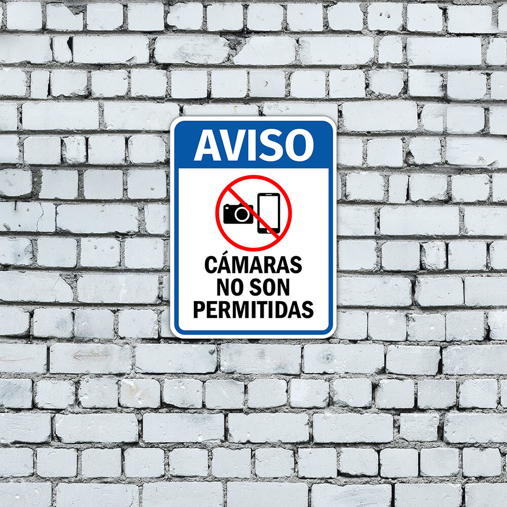 Portrait Round Plus Aviso Cámaras No Son Permitidas Wall or Door Sign