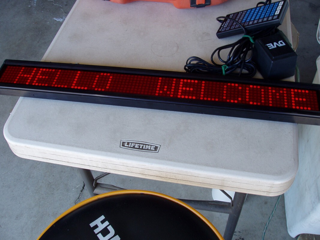 DYNASTY CLASSICS MOVING MESSAGE ELECTRONIC DISPLAY 28 x 4&Prime; GOOD CONDITION