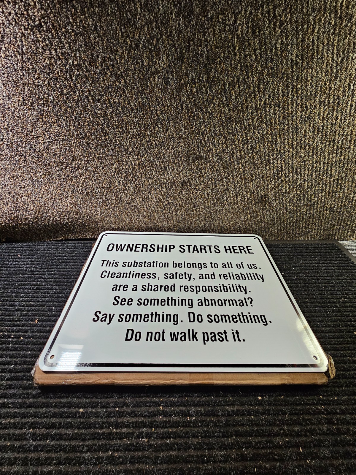 (QTY 2) Vertical Metal 24&Prime; x 18&Prime; « Ownership Starts Here » Signage Black/White