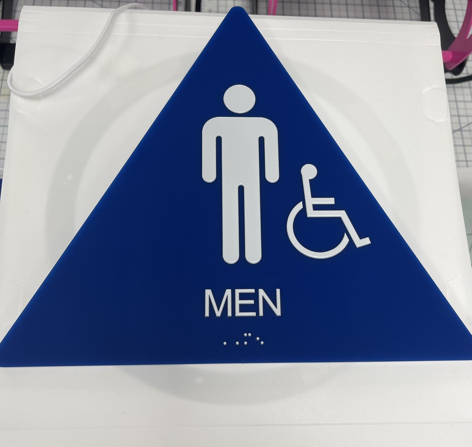 ADA / Braille Compliant Acrylic Restroom Signs, 6&Prime;X9&Prime; », 12&Prime; Round , 11&Prime; Triangle
