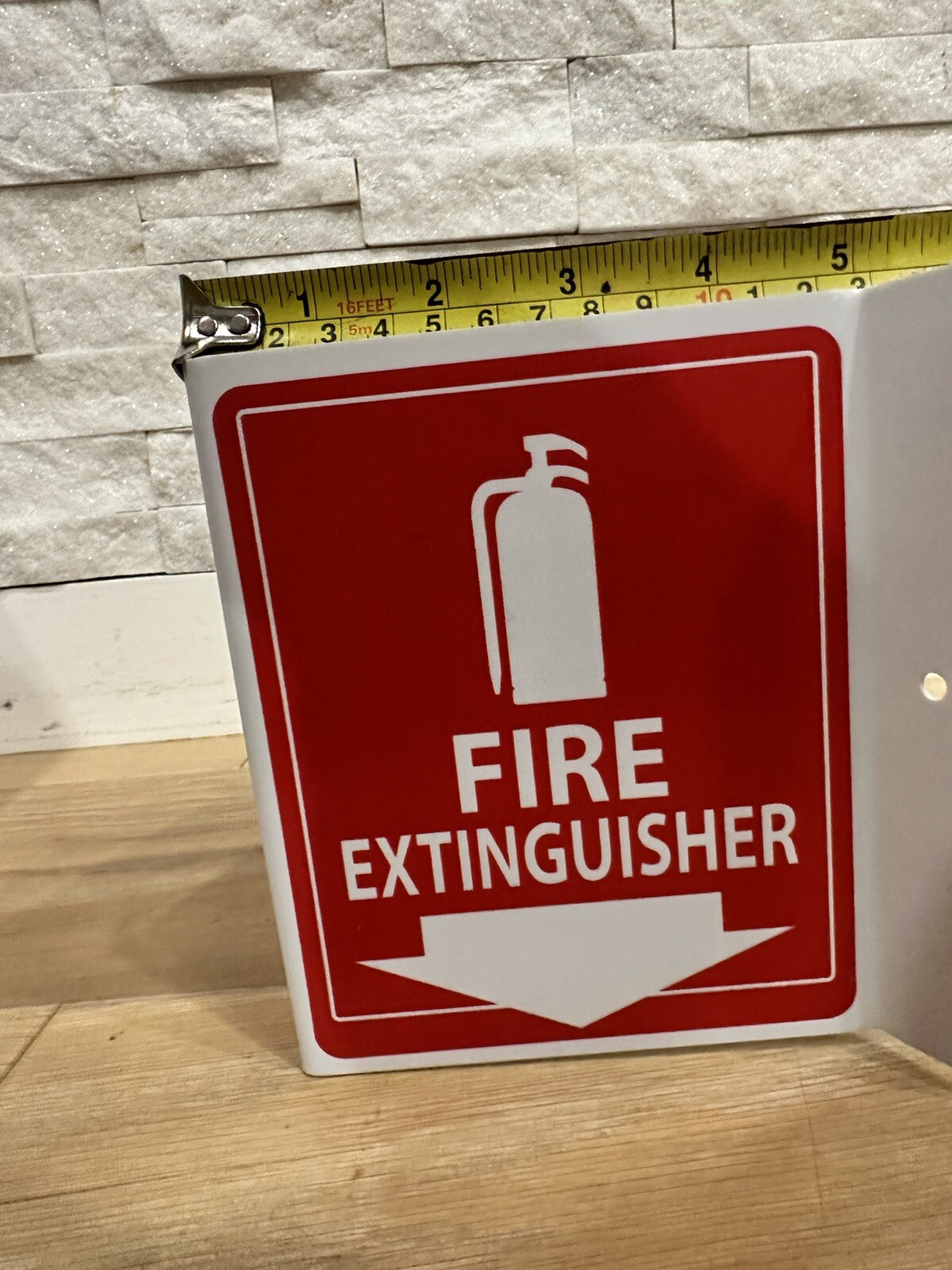 Accuform PSP618 Plastic Projection Sign 3D « Fire Extinguisher » 6&Prime; x 8-1/2&Prime;