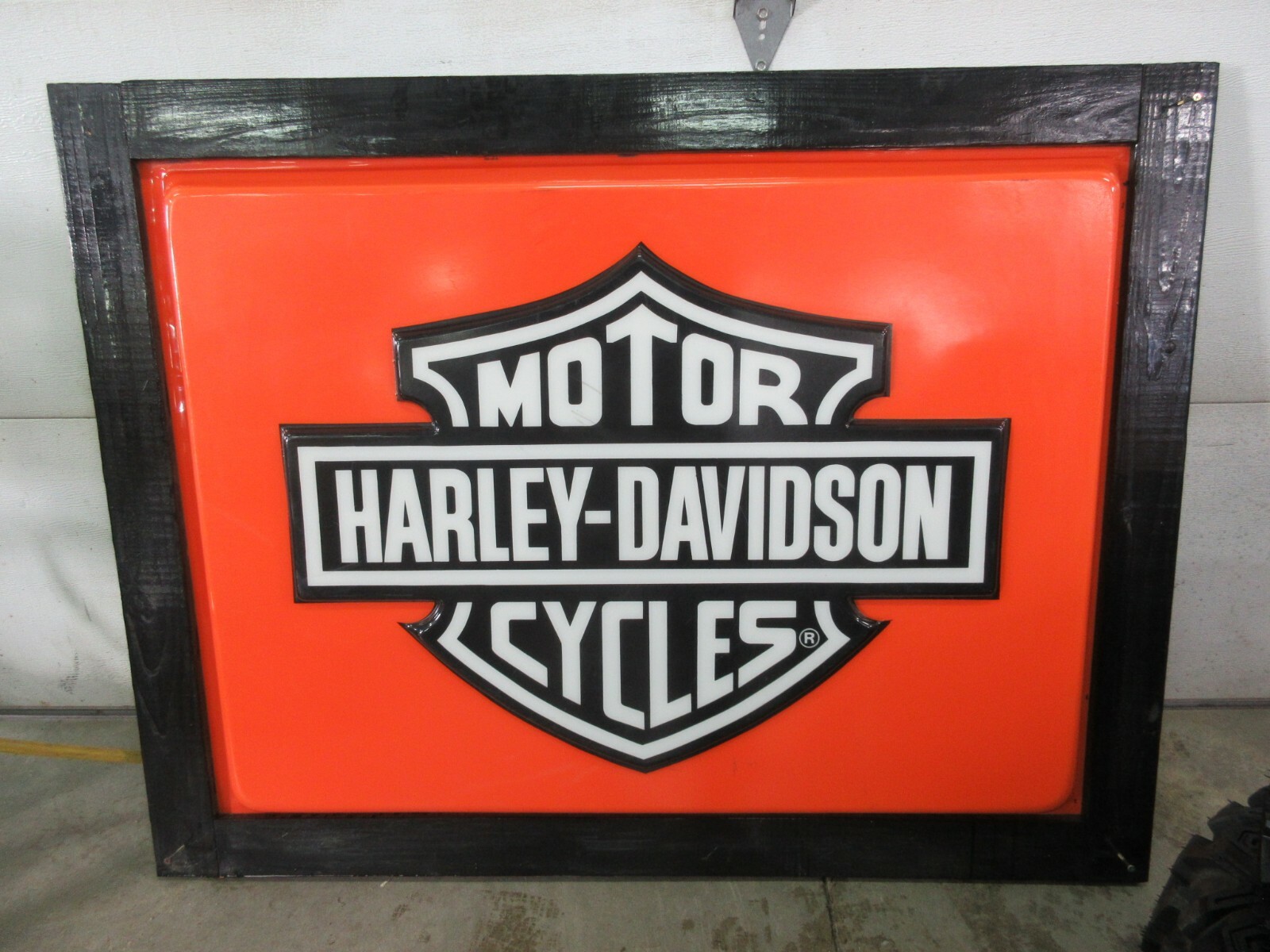 VINTAGE RARE TRUE HARLEY DAVIDSON DEALER SIGN 48 X 36 INCHES GARAGE MAN CAVE ART