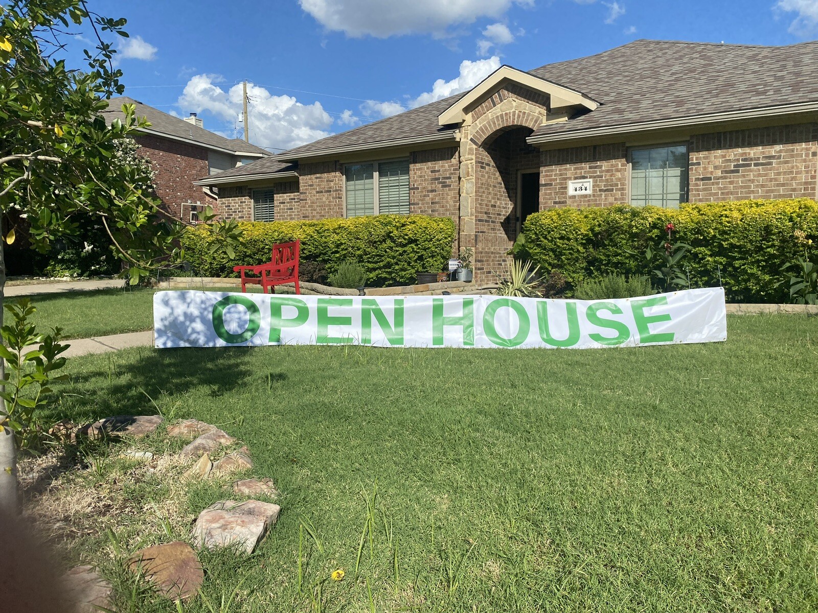 OPEN HOUSE KIT WITH BANNER, YARD SIGNS AND WRITING CARDS!
