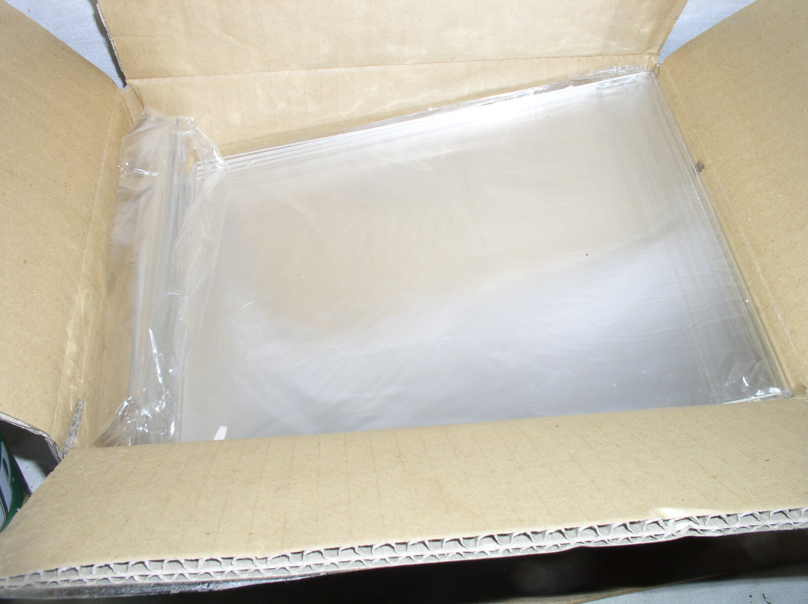 12 CLEAR PLASTIC ACRYLIC 8 BY 10 INCH DESK TABLE ANGLED PHOTO PICTURE FRAME CASE