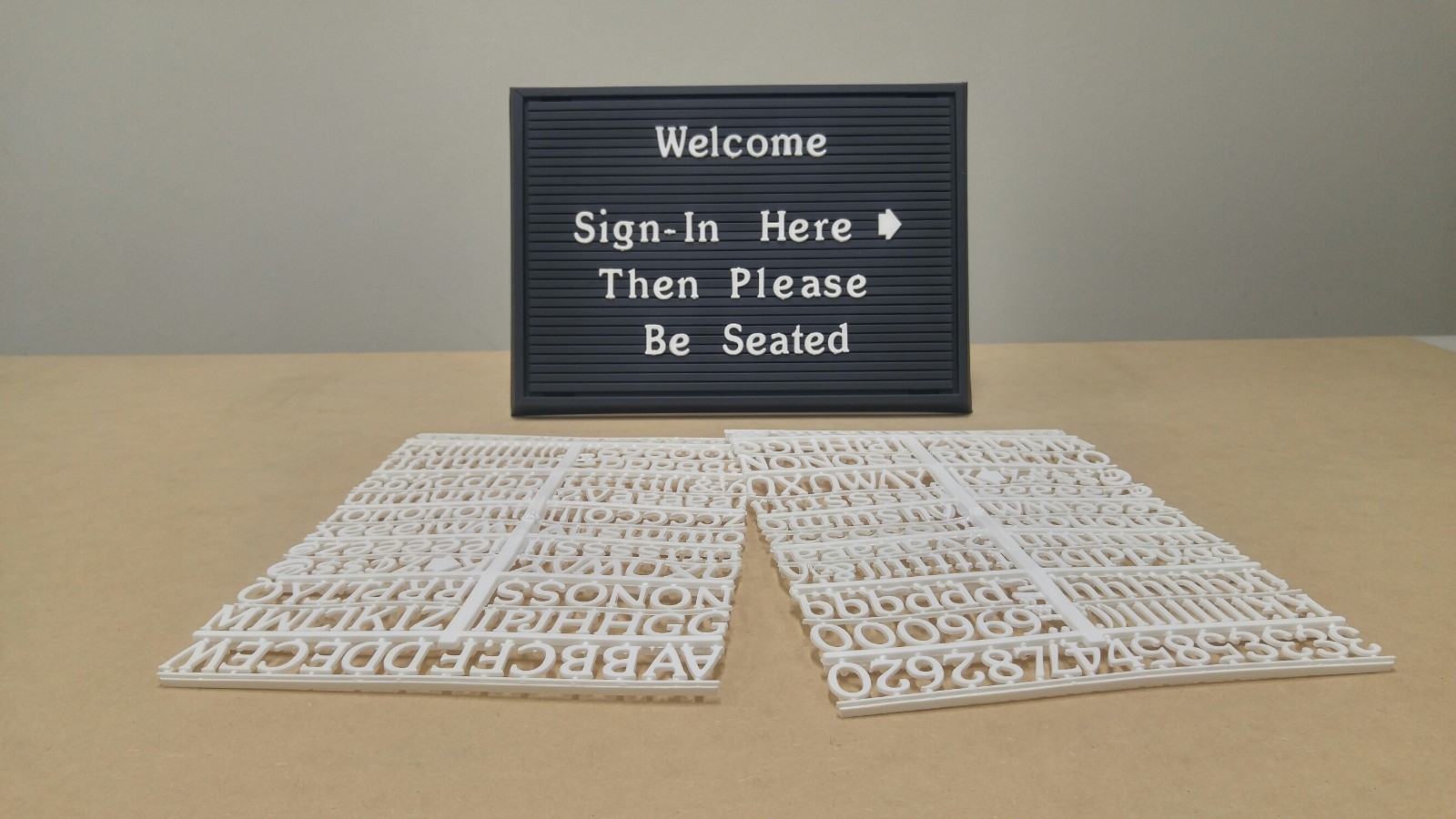 Changeable Letter Message Counter Sign – 400 Letters / Numbers / Characters