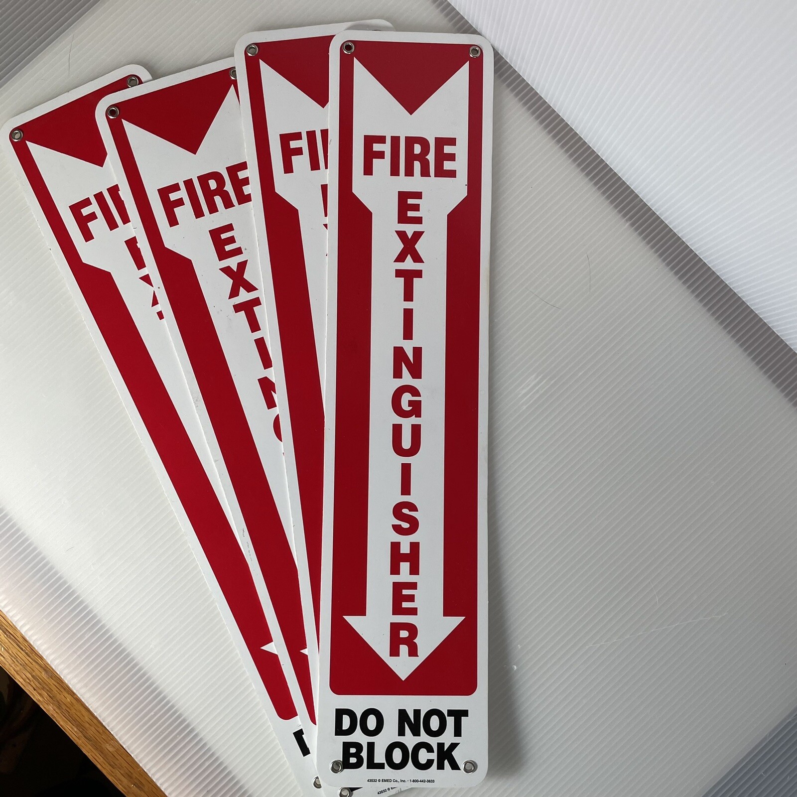Plastic Fire Extinguisher Arrow Do No Block Sign 4”x 18” 4 Signs
