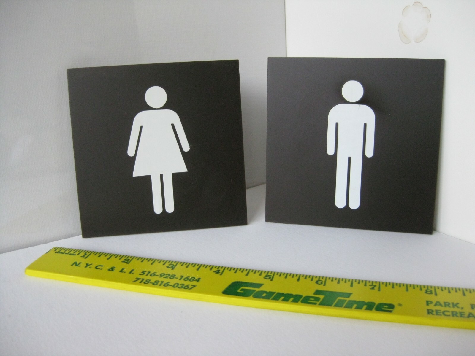 Men&rsquo;s Women&rsquo;s Toilet Rest Room Signage Brown White Universal Symbols 4&Prime; Acrylic
