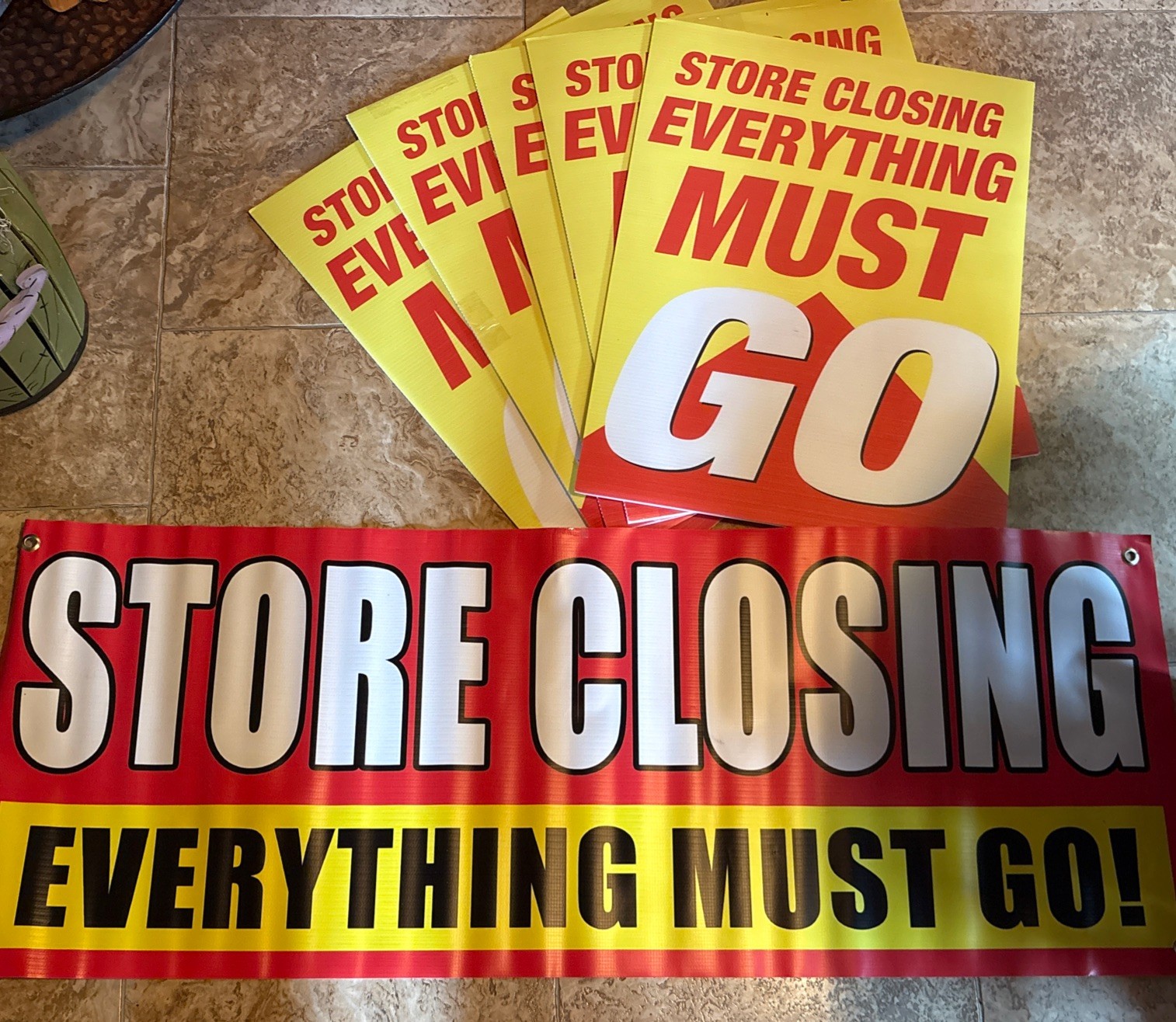 Store Closing Everything | Retail Window Display Sign | 18&Prime;W x 24&Prime;H | 5 Pack