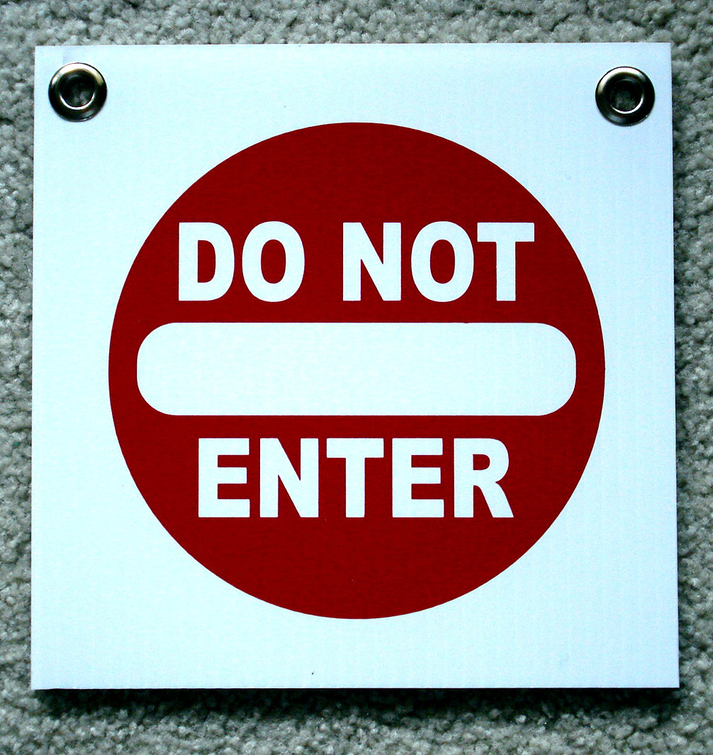 DO NOT ENTER 8&Prime; x 8&Prime; Plastic Coroplast Sign with Grommets